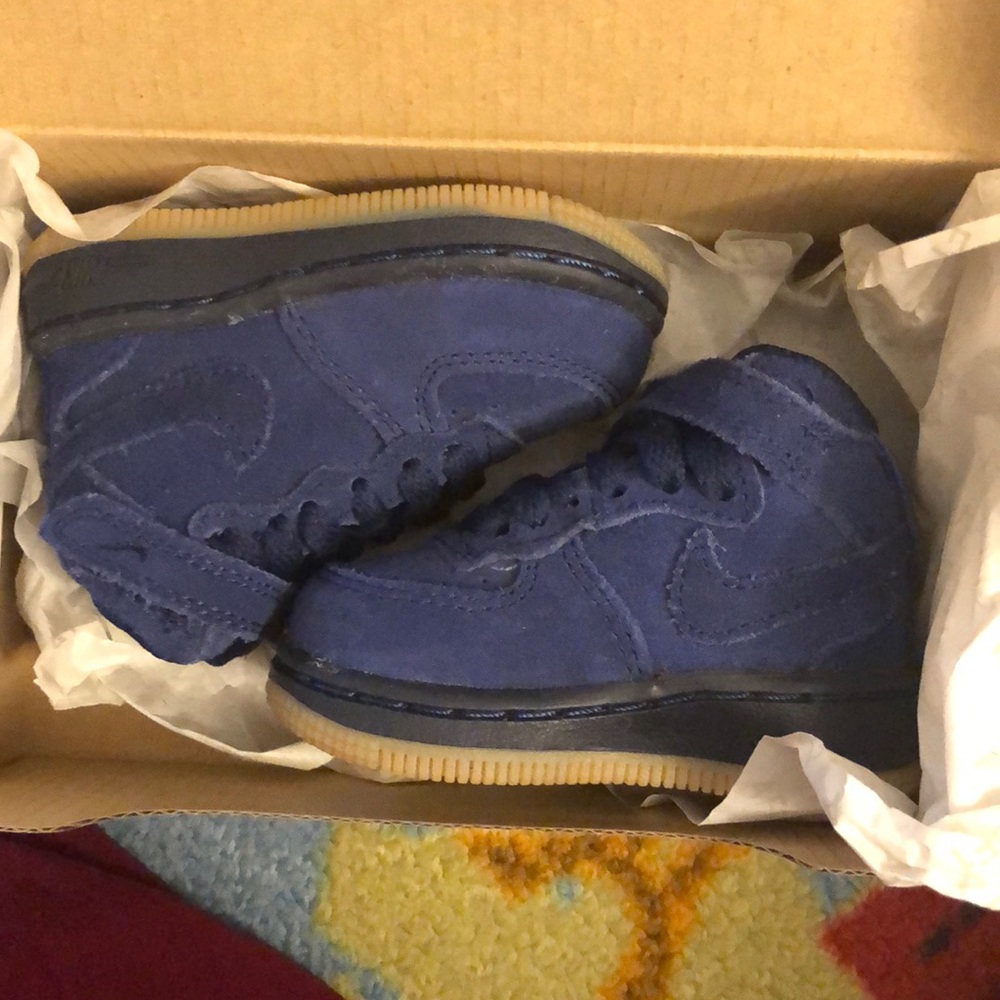 BRAND NEW-Nike Force 1 MID top-Navy Blue